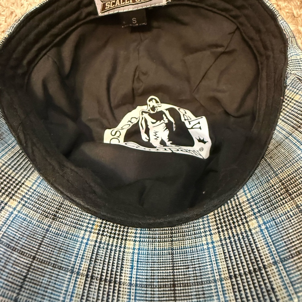 Classic Blue Checkered Men's Cap - Picture 3 of 4